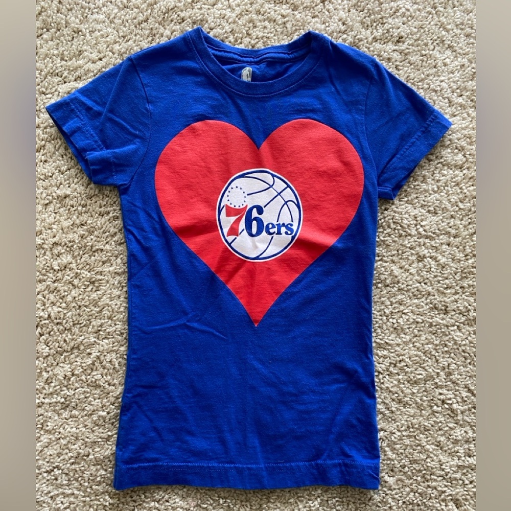 Girls Philadelphia 76ers tshirt size small